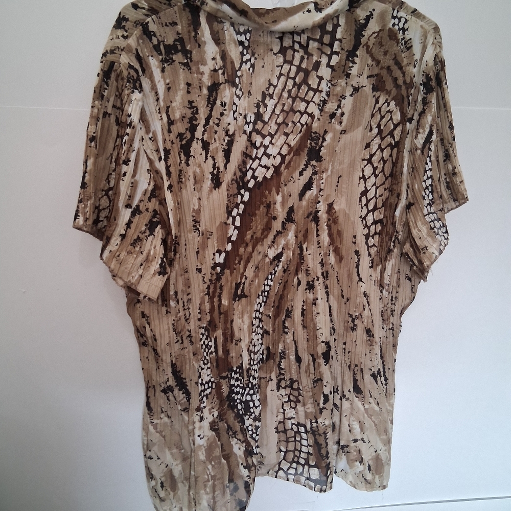 East 5th Women's Abstract Beige and Brown Blouse Size 1X - Picture 2 of 11